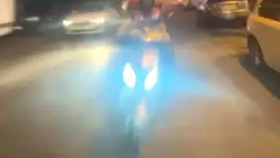 İki motosikletli kafa kafaya çarpıştı