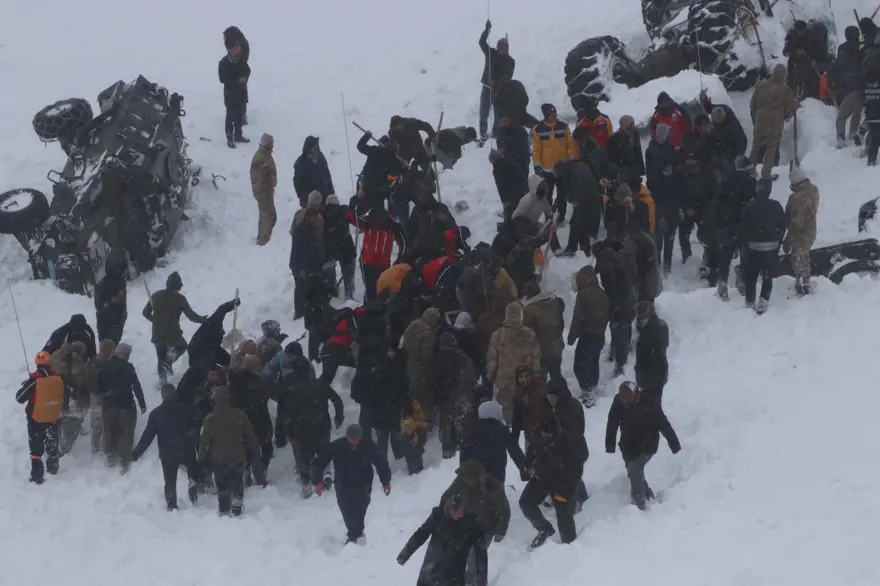 Van'da çığ felaketinin olduğu bölgeden fotoğraflar 27