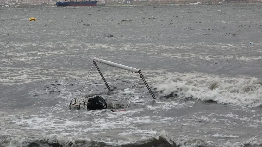 Kocaeli’de sağanak ve fırtına: Tekneler teker teker battı 1