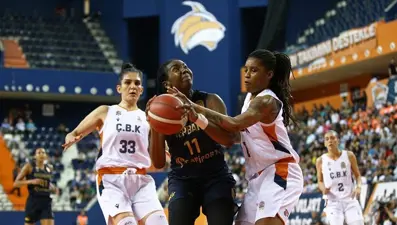 Fenerbahçe Safiport, seride 3 galibiyete ulaşarak şampiyon oldu