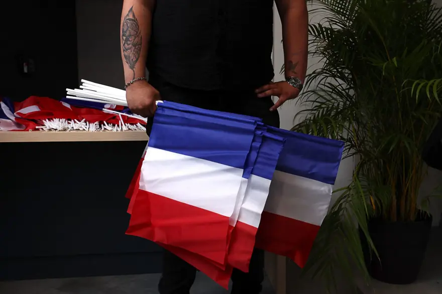 Fransa'da sandıktan aşırı sağ çıktı: "Macron'un kaybettiği bahis" 