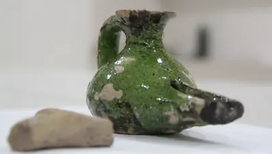 Kalehisar'da 800 yıllık kandil bulundu