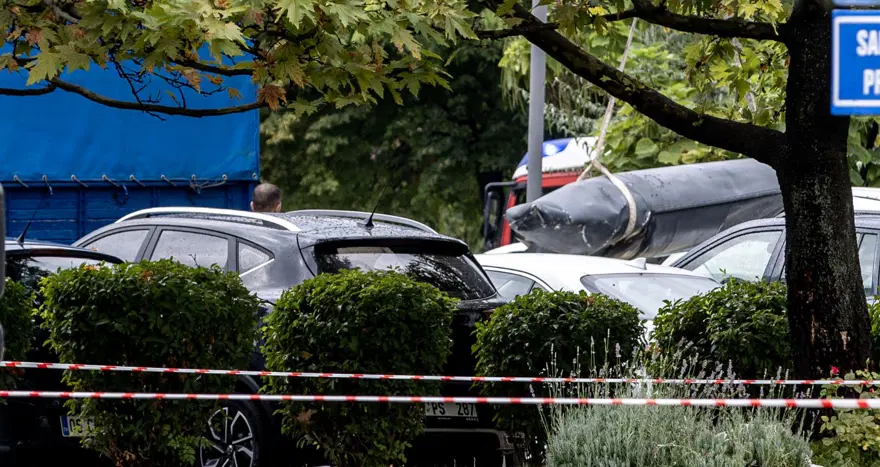 Üzerine F-4 parçası düşen araçların zararını kim karşılayacak? 2