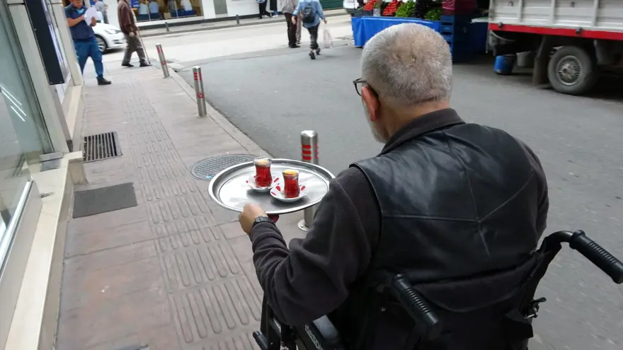 Kazada bacağını kaybetti: 50 yıllık mesleğini bırakmadı 3 Kazada bacağını kaybetti: 50 yıllık mesleğini bırakmadı 3