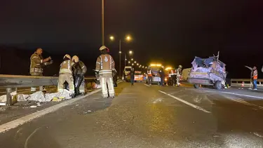 Römork minibüsü devirdi: 3 yaralı