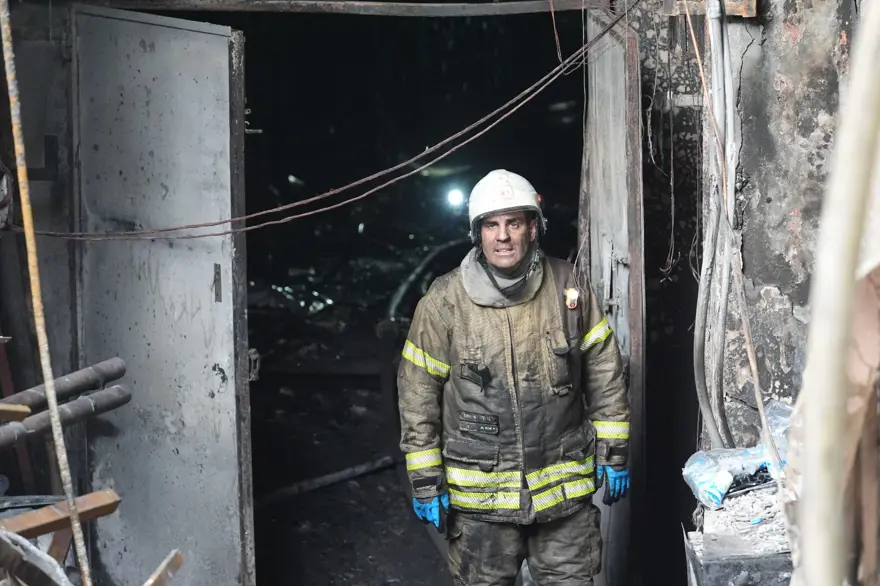 "İŞ YERİNDE DEMİR USTALARI, MOBİLYACILAR, KAYNAKÇILAR VE DJ'LER VARDI" 12