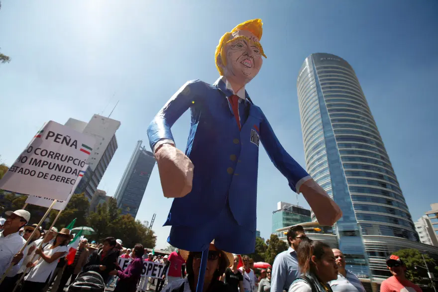 Meksika'da Trump protestosu 23 Meksika'da Trump protestosu 23