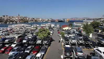 Yediemin otoparklarında bekleyen araçlar satılıyor