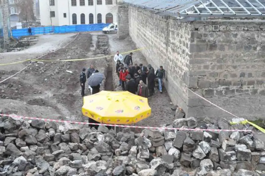 JİTEM binasında kafatasları 14