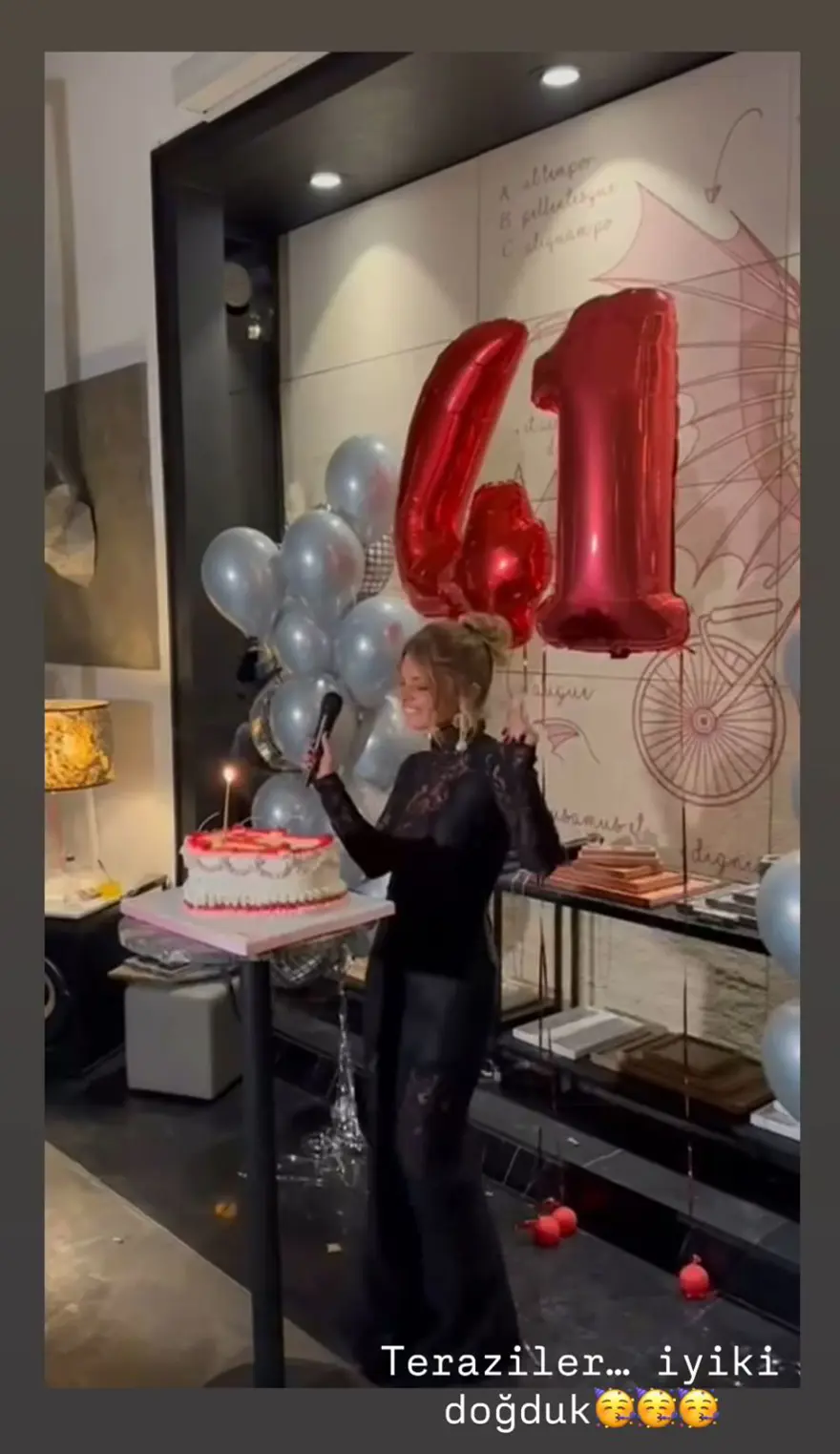 Pelin Karahan 41 yaşına bastı: Doğum günü partisinden renkli kareler 4 Pelin Karahan 41 yaşına bastı: Doğum günü partisinden renkli kareler 4