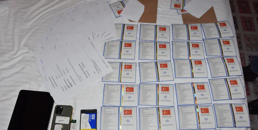 Noterde rüşvet ağı: 11 kişi tutuklandı 1