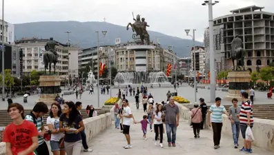 Kuzey Makedonya'da bekarlardan vergi alınacak