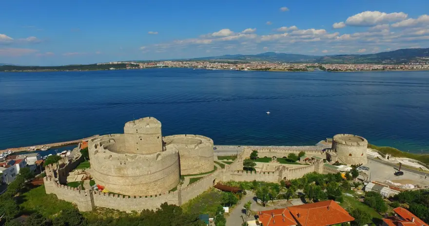 Çanakkale’de, 252 yıllık tarihi Namazgah Tabyası'nın sur duvarları restore ediliyor Çanakkale’de, 252 yıllık tarihi Namazgah Tabyası'nın sur duvarları restore ediliyor