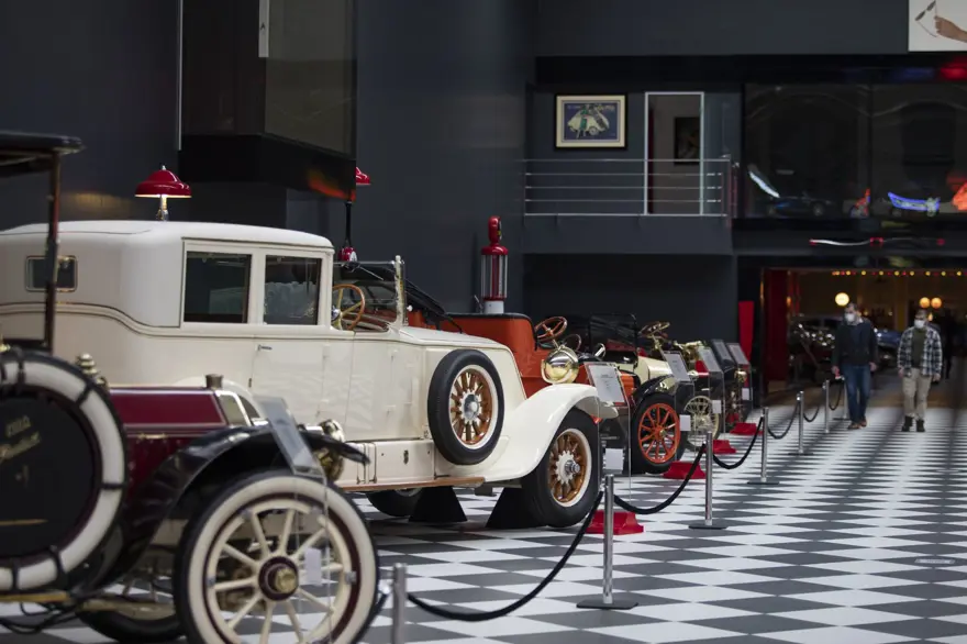 Klasik otomobil ve motosiklet müzesi Key Museum tarihe ışık tutuyor 40
