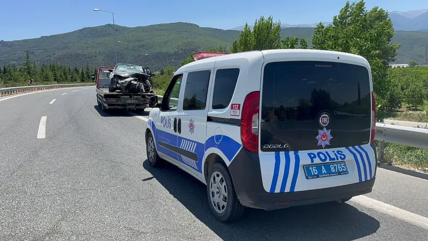 Bursa’da feci kaza:Otomobilin motoru yerinden fırladı, sürücü öldü 2