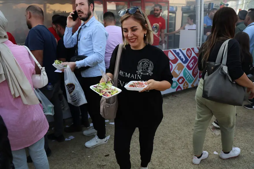 Adana’da kebap dumanları gökyüzünü kapladı 1 Adana’da kebap dumanları gökyüzünü kapladı 1