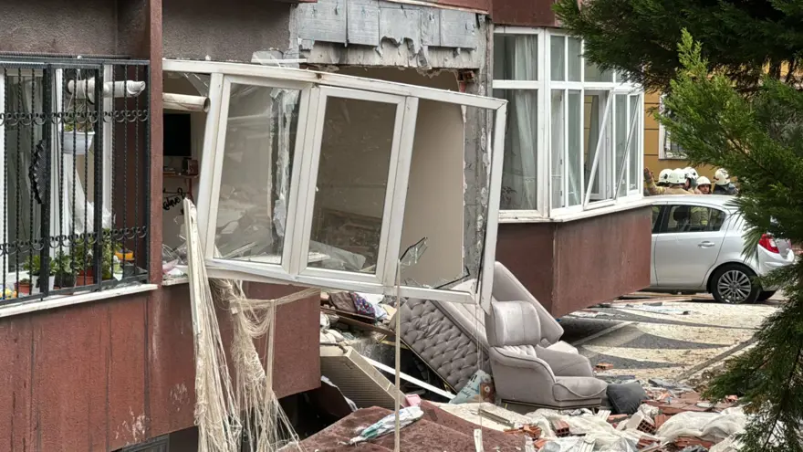 İstanbul'da 14 katlı binada patlama: 1 can kaybı, 3 yaralı 19