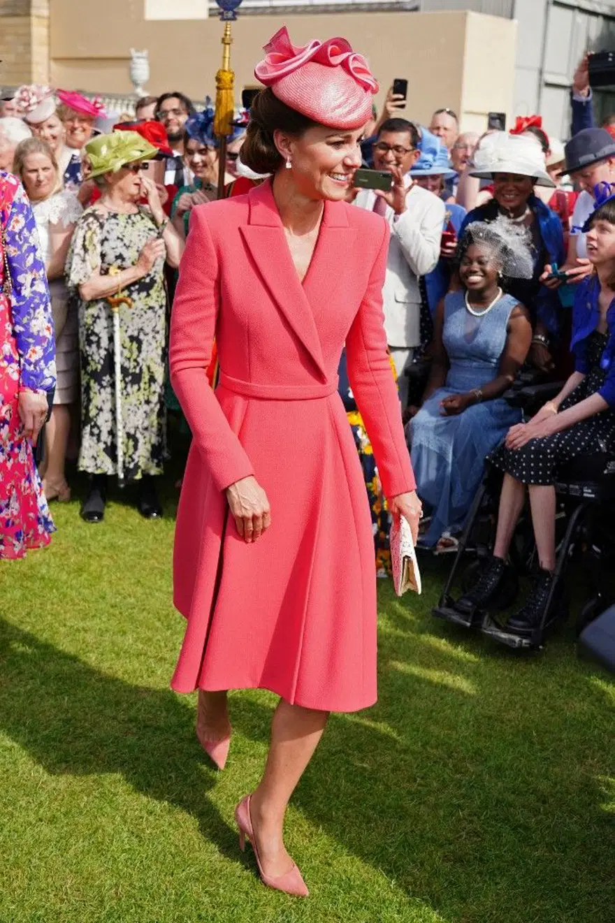 Kraliçe'nin Bahçe Partisi'nde ev sahibi Kate Middleton 4 Kraliçe'nin Bahçe Partisi'nde ev sahibi Kate Middleton 4