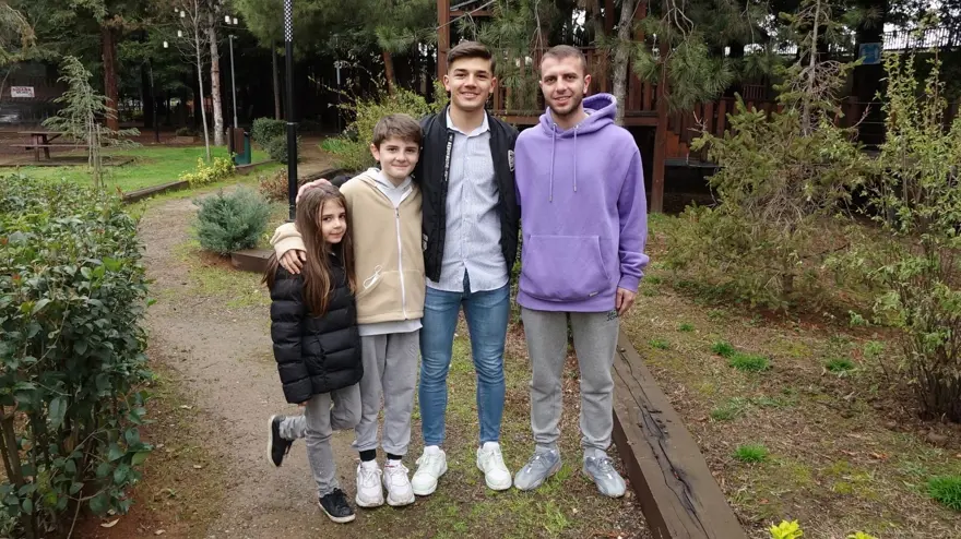 Apple'ın yeni reklam yüzü Trabzon'dan 4 Apple'ın yeni reklam yüzü Trabzon'dan 4