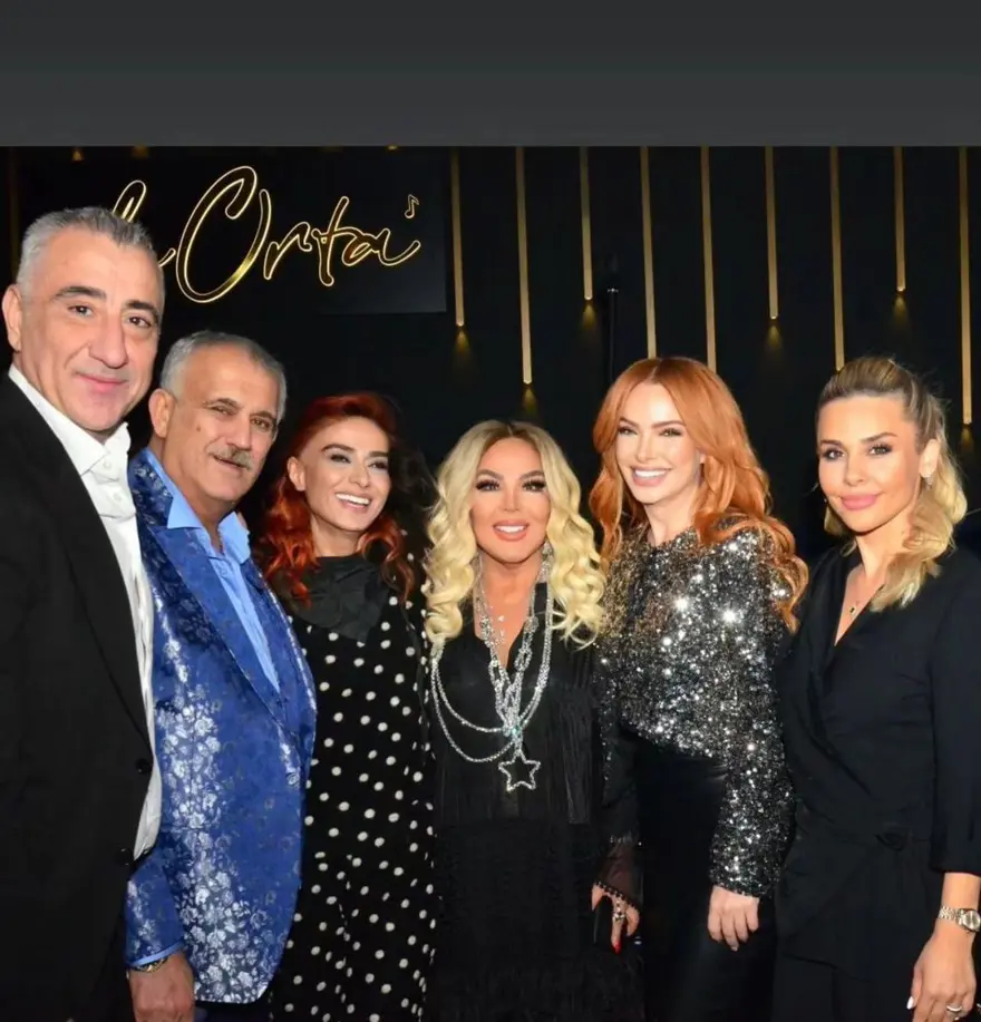 Safiye Soyman filtreyi abarttı, Yıldız Tilbe'den tepki gecikmedi: Göz bebeklerimizi bile germişsin Safiye Safiye Soyman filtreyi abarttı, Yıldız Tilbe'den tepki gecikmedi: Göz bebeklerimizi bile germişsin Safiye
