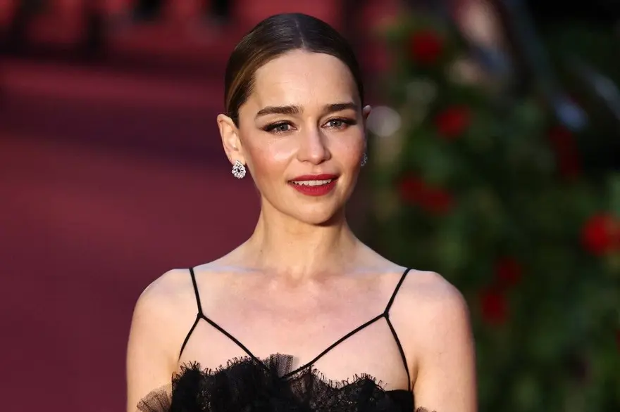 Game of Thrones yıldızı Emilia Clarke: Ölmekten çok kovulmaktan korktum 4 Game of Thrones yıldızı Emilia Clarke: Ölmekten çok kovulmaktan korktum 4