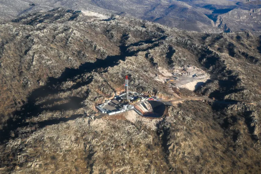 Gabar Dağı'ndaki petrol üretim çalışmaları havadan görüntülendi 2 Gabar Dağı'ndaki petrol üretim çalışmaları havadan görüntülendi 2