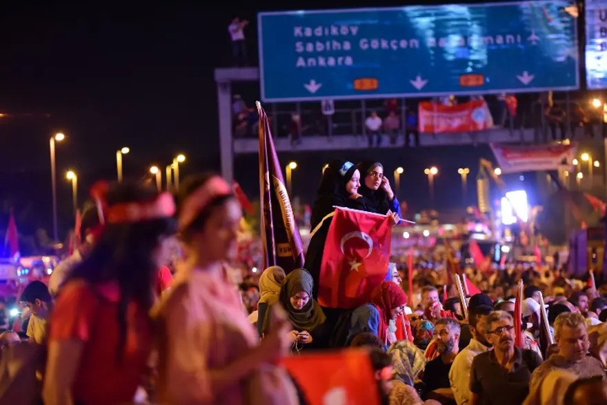 Yabancı ajansların gözüyle İstanbul'da 15 Temmuz 67 Yabancı ajansların gözüyle İstanbul'da 15 Temmuz 67