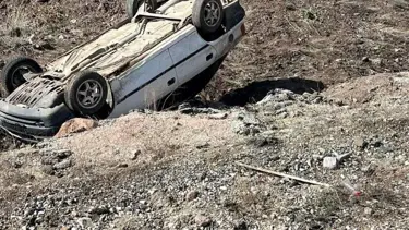 Yüksekova’da otomobil devrildi, 9 kişi yaralandı