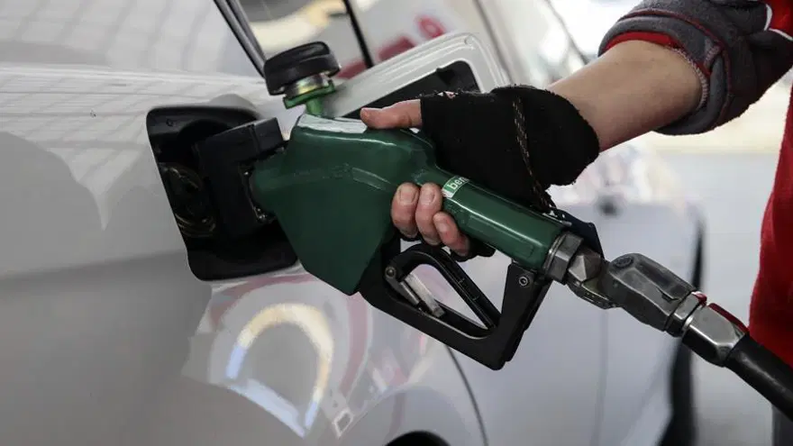 Benzine büyük indirim. Pompa fiyatlarına yansıyacak mı? 1 Benzine büyük indirim. Pompa fiyatlarına yansıyacak mı? 1