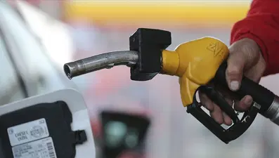 Motorin ve benzinde fiyat artışı. Motorin 80 lirayı aştı