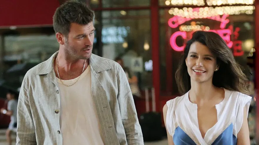 BEREN SAAT-KIVANÇ TATLITUĞ 1 BEREN SAAT-KIVANÇ TATLITUĞ 1