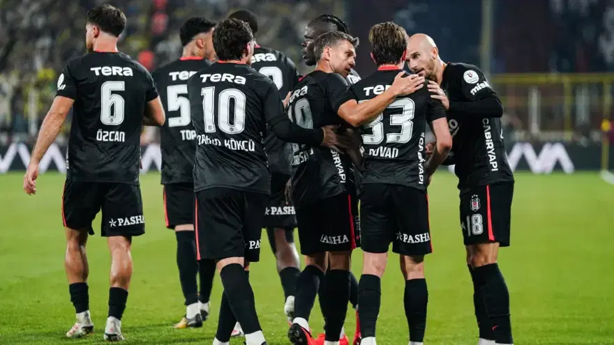 "Fenerbahçe’yi resmen tükettiler, orta alanı teslim aldılar" Spor yazarları derbi için ne dedi?