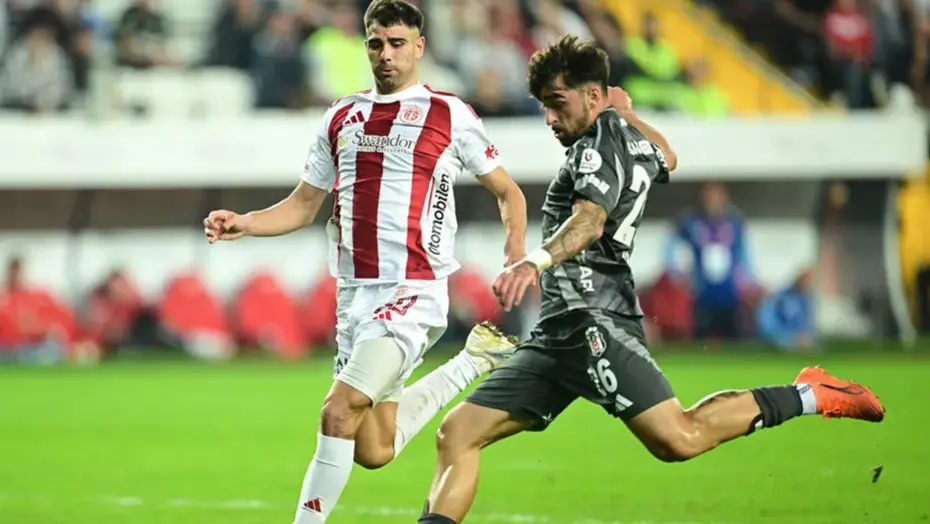 Süper Lig'de küme düşme hattında son maç, kazanmaktan başka çaresi yok. 3'lü veya 4'lü averaj devreye girebilir