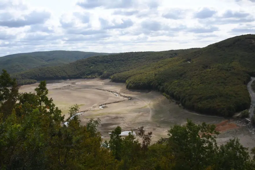 Trakya'da, İstanbul'un suyunu karşılayan barajlar kurudu 11