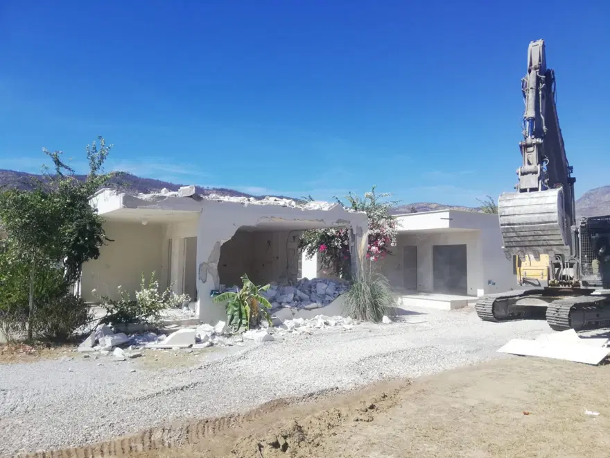 Marmaris'te kaçak yapılar yıkılıyor 2