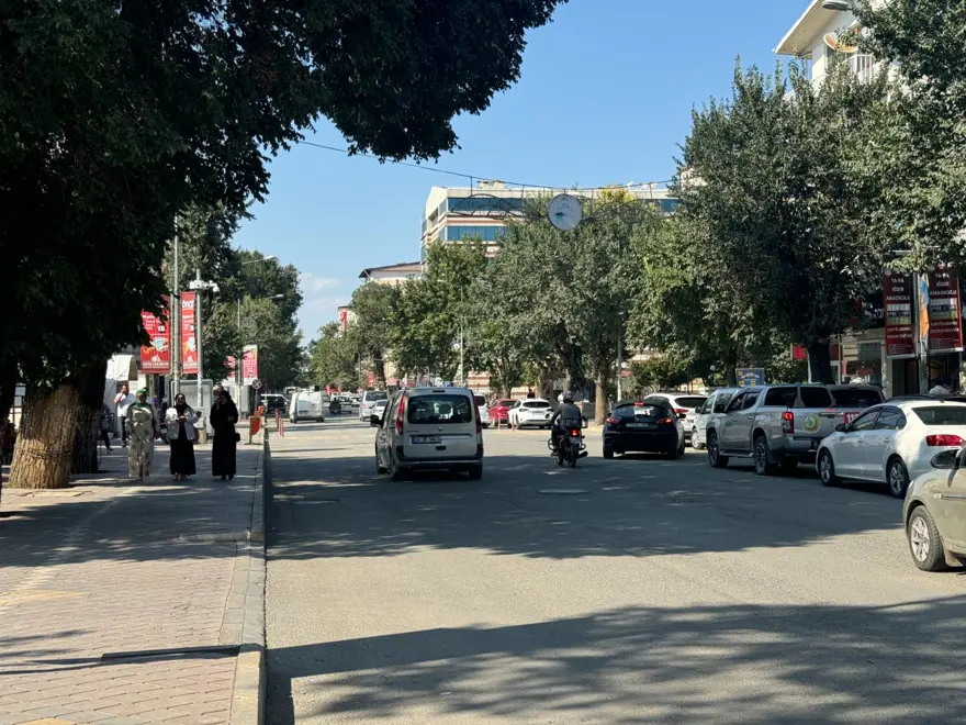 Hava sıcaklığı 40 dereceyi buldu! Sokaklar neredeyse tamamen boş kaldı 1