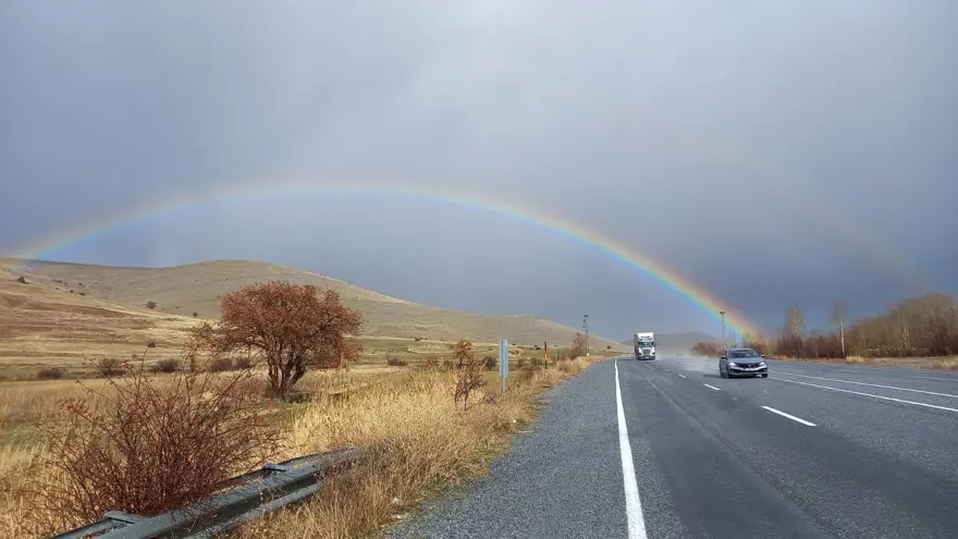Tatvan'da gökkuşağı güzelliği! Bir gören dönüp bir daha baktı 4 Tatvan'da gökkuşağı güzelliği! Bir gören dönüp bir daha baktı 4