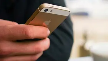 Gençlerin yüzde 45'i yatağa telefonla giriyor