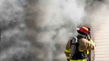 Mersin'de fabrika lojmanında çıkan yangın söndürüldü