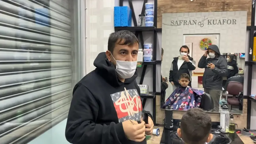 Yine Esenyurt: Çiğköfteci görünümlü kuaför 7