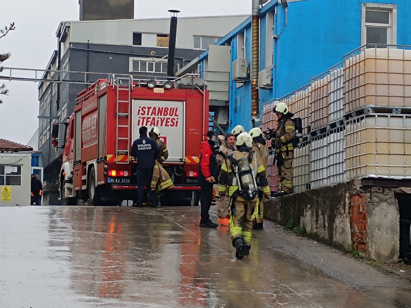 Tuzla’daki fabrikada kimyasal madde paniği: İşçiler tahliye edildi