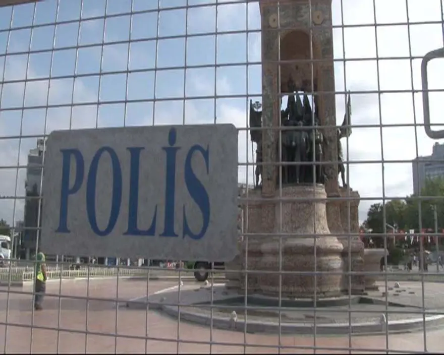 Taksim'de bariyerli önlem 8