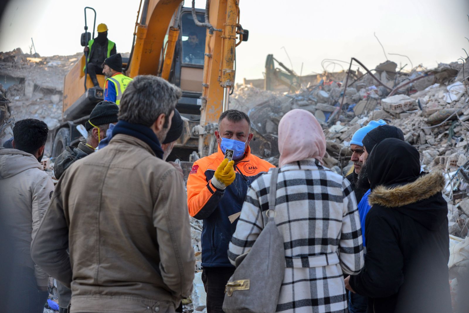 Deprem bölgesinden çarpıcı fotoğraflar