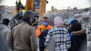 Deprem bölgesinden çarpıcı fotoğraflar Deprem bölgesinden çarpıcı fotoğraflar