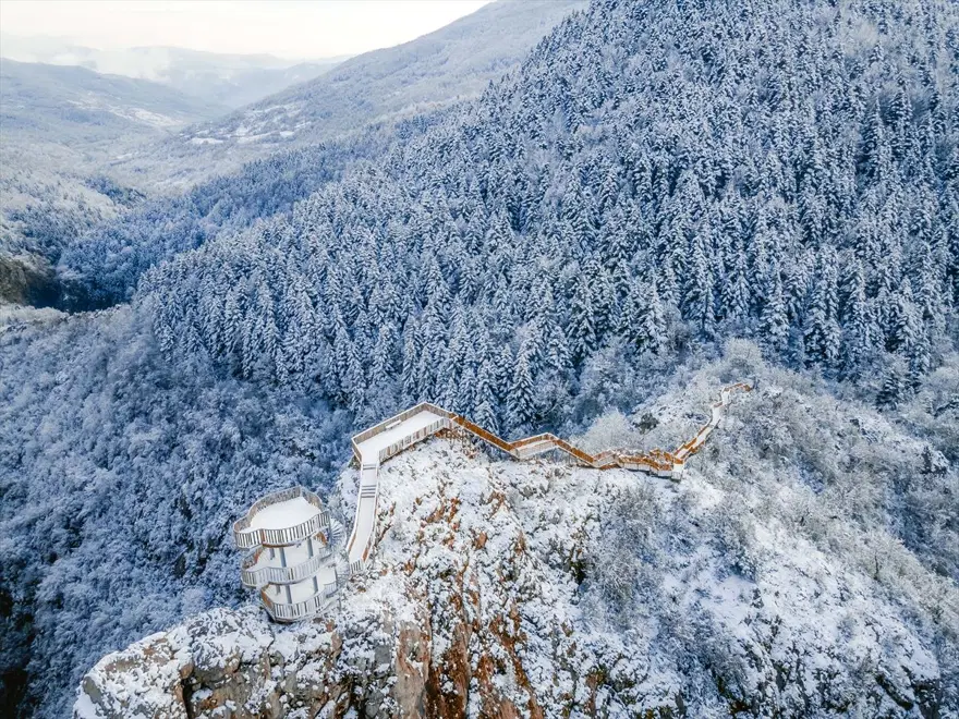 Kastamonu'nun kanyonları, pandemiye rağmen turist akınına uğruyor 1 Kastamonu'nun kanyonları, pandemiye rağmen turist akınına uğruyor 1