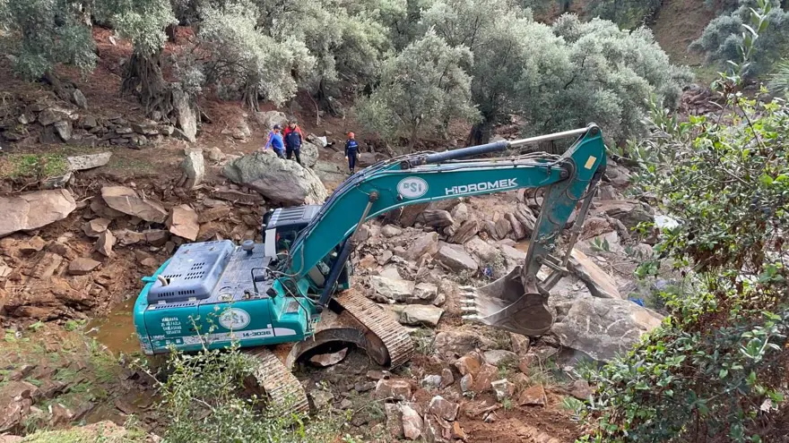 Aydın'da selin bilançosu: Kayıp çiftçi hala aranıyor 2