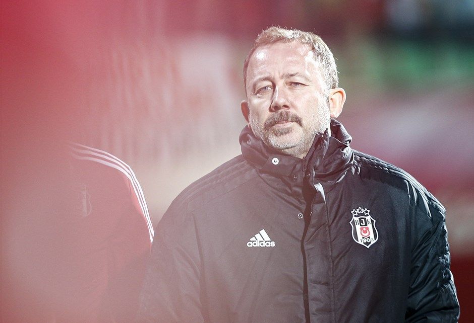 Rıdvan Dilmen: Sergen Yalçın, Beşiktaş'tan ayrılıyor