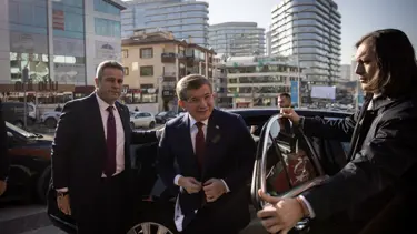 Davutoğlu'ndan Kılıçdaroğlu'na ve Akşener'e ziyaret