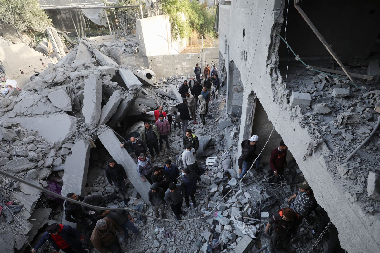 İsrail ordusu Gazze'deki tuzakları zırhlı araçlarla patlatıyor