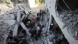 İsrail ordusu Gazze'deki tuzakları zırhlı araçlarla patlatıyor İsrail ordusu Gazze'deki tuzakları zırhlı araçlarla patlatıyor
